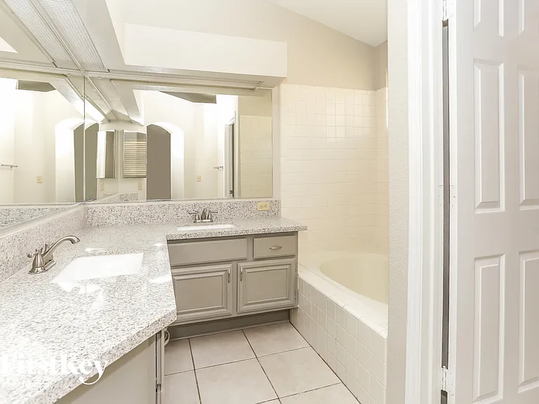 4421 Inez Dr — Photo 9