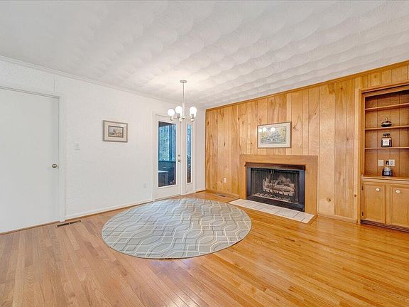 5th image of 6878 Mount Chestnut Rd