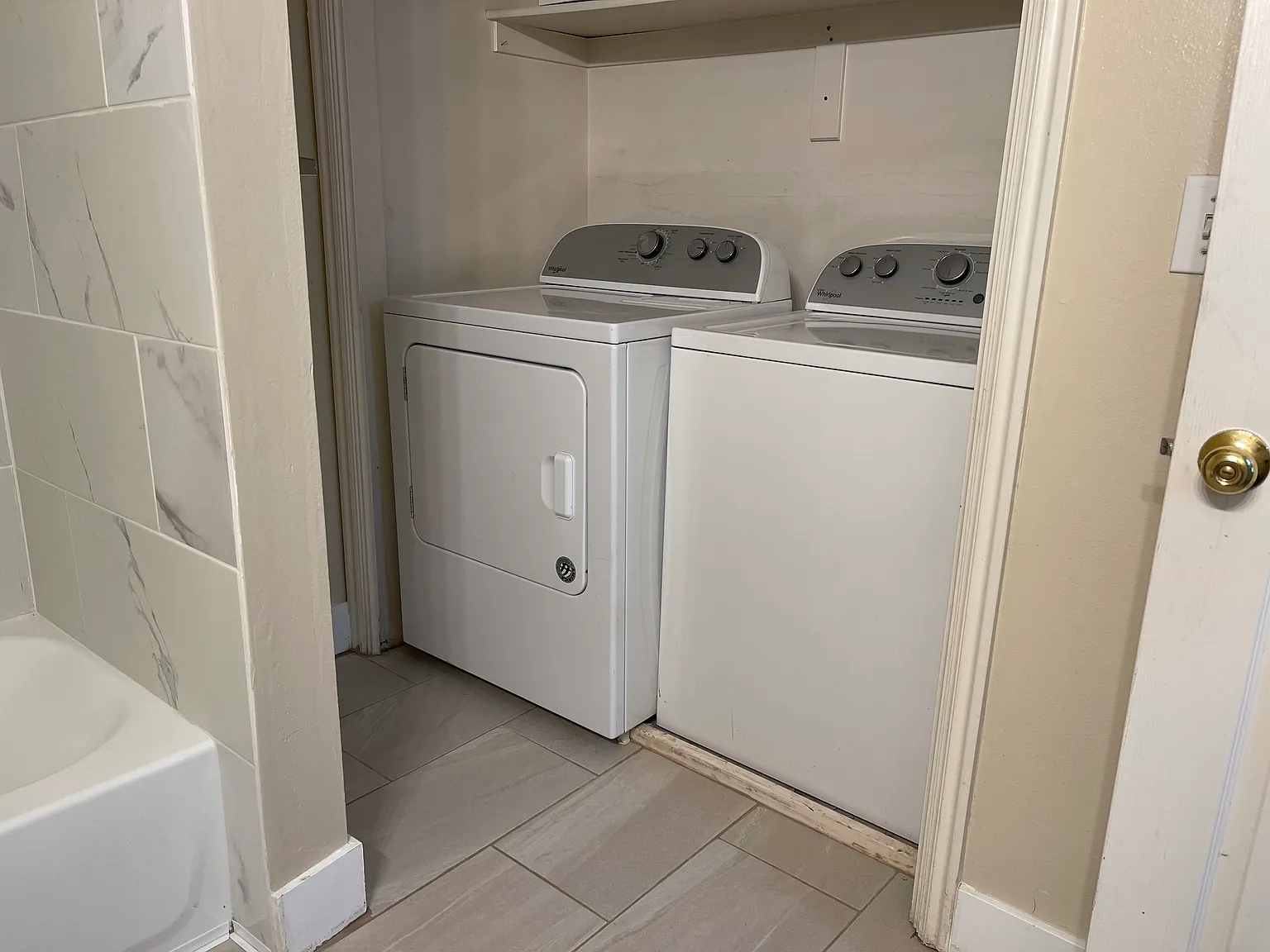 2 bed, 1000 sqft, $1,450 — Photo 4