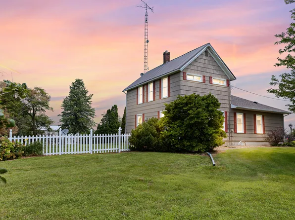 1066 E 1100 North Rd, Onarga, IL 60955
