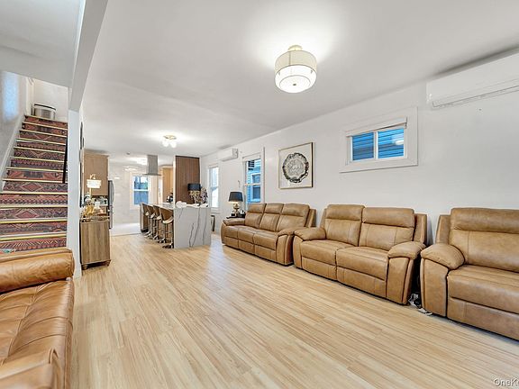 4th image of 4014 79th Street