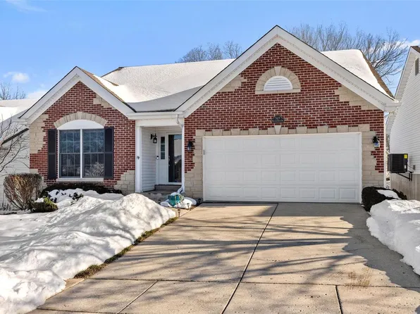 527 Boulder River Dr, O'Fallon, MO 63368