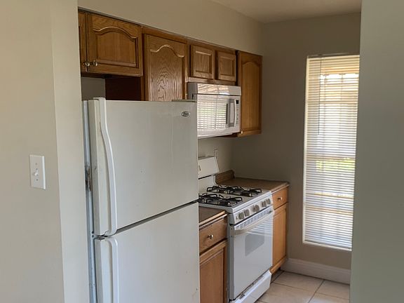 4th image of 10900 Roger Dr #A