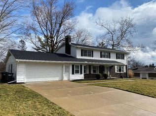 81 Country Club Dr, Danville, IL 61832