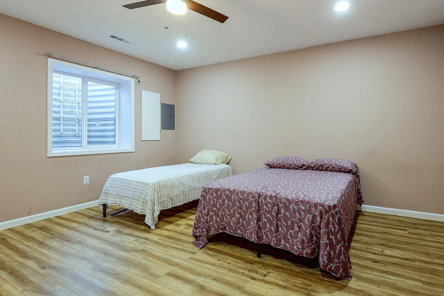 2 bed, 1.0 bath, 1496 sqft, $3,340 — Photo 1