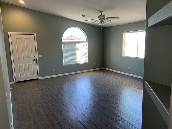 3rd image of 830 Aurora Way