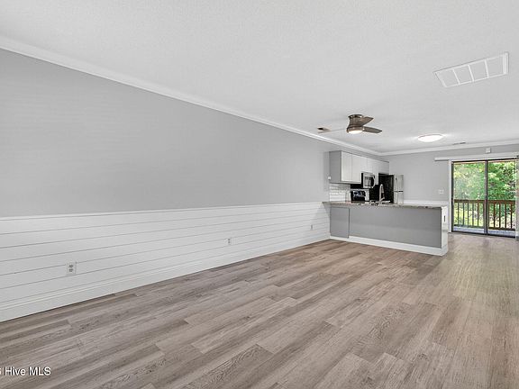 3rd image of 522 S Kerr Ave APT 44