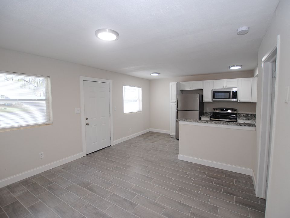 Open Living with tile 1st floor units_03022023