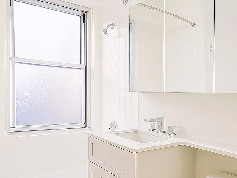 1520 York Ave #16D — Photo 15