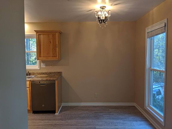 5th image of 184 Plum Dr