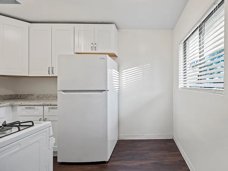 500 Glenwood Cir #411 — Photo 9