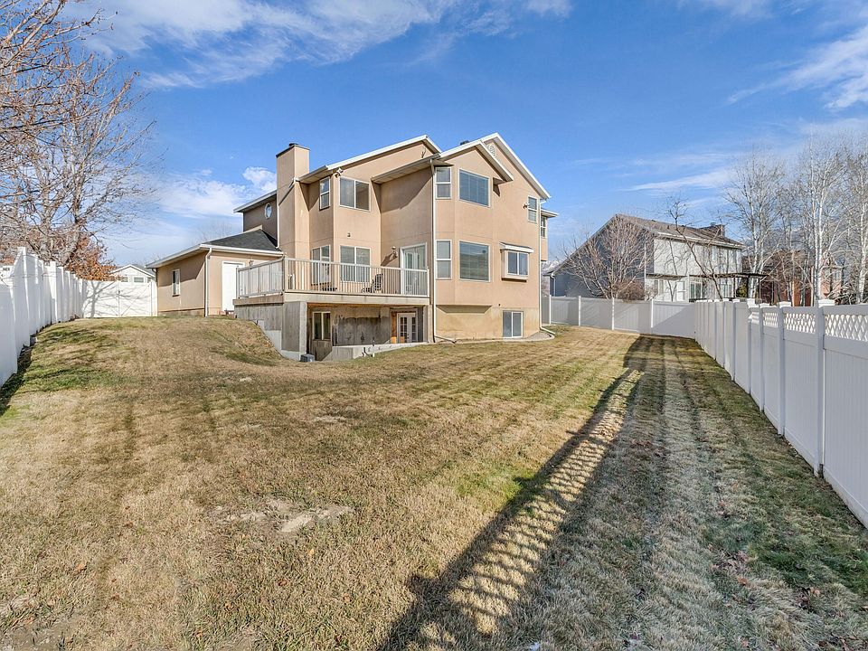 2nd image of 168 E Harvest Berry Pl
