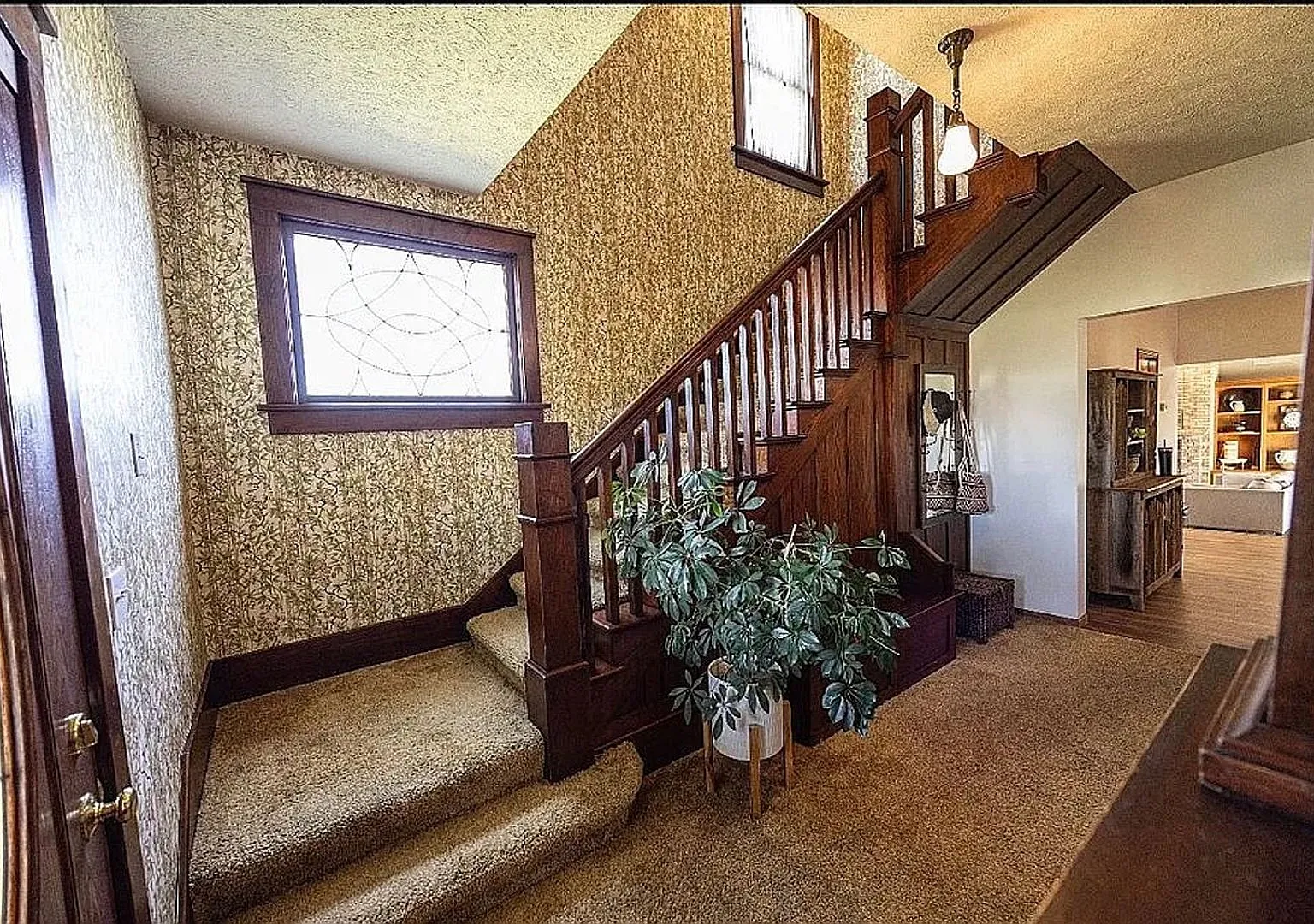 Spacious 4BR House in Stromsburg — Photo 4