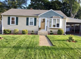 11 Canterbury Ave, Cumberland, RI 02864