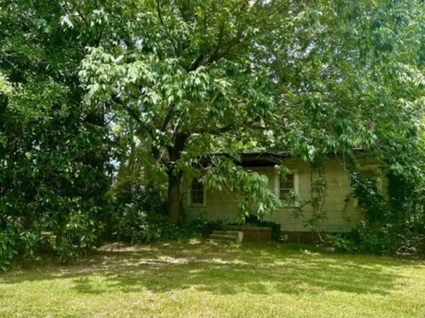 3311 Campbell Dr, Hattiesburg, MS 39401