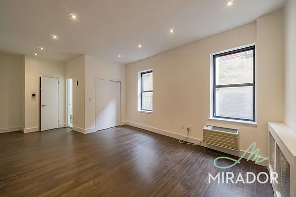 Rented by Mirador Real Estate | media 12