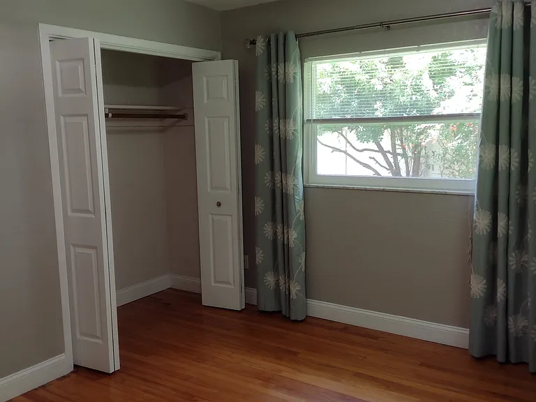 2 large 54" windows in the middle bedroom