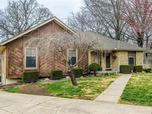 1405 SW 23rd St, Blue Springs, MO 64015