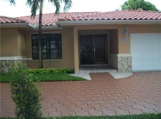 8301 NW 167th Ter, Miami Lakes, FL 33016