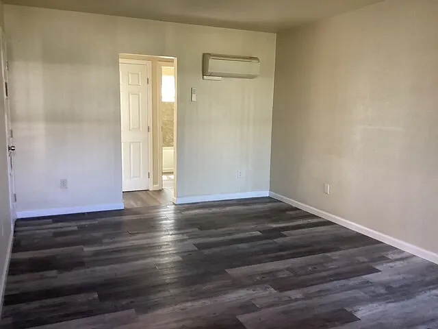44254 Beech Ave #11 — Photo 2