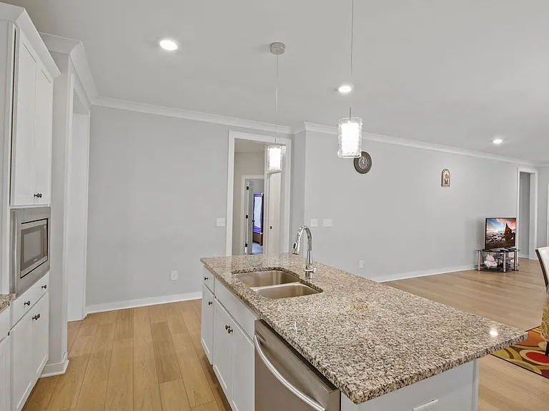 917 Plowson Rd — Photo 12