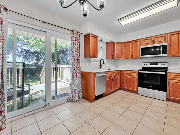 4th image of 2317 Lewis St