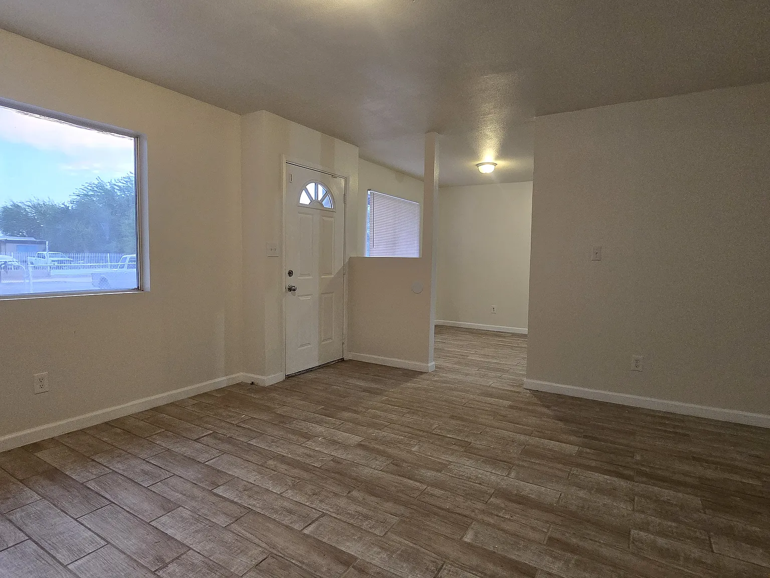 4 bed, 1161 sqft, $2,000 — Photo 2