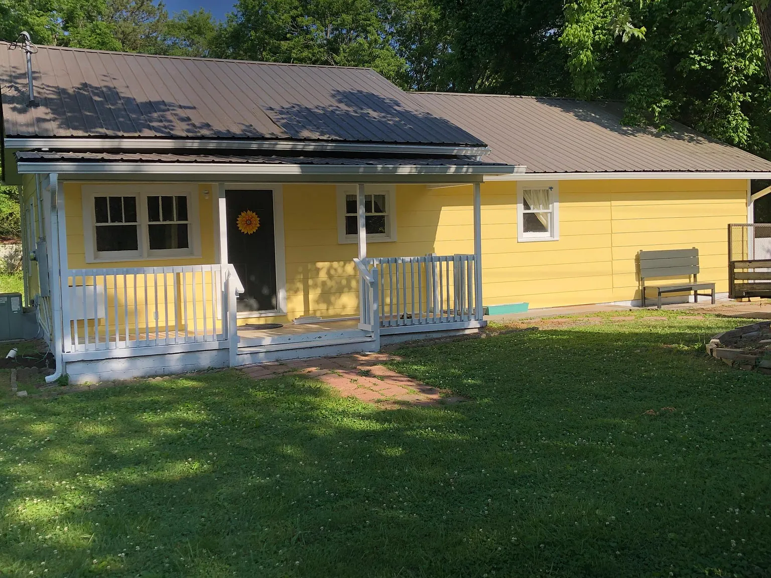 4 bed, 1200 sqft, $1,575 — Photo 2
