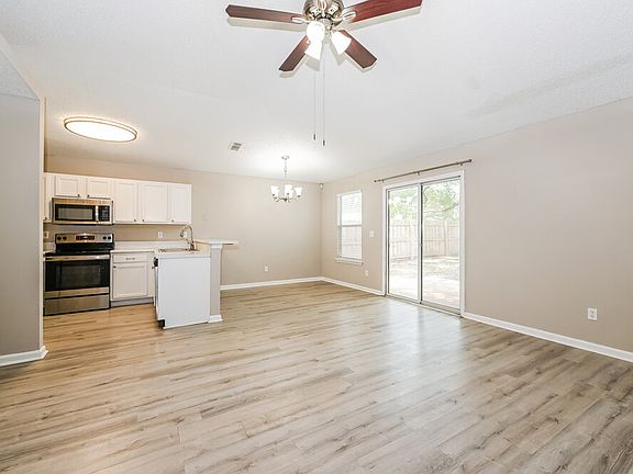 3rd image of 711 Calico Jack Way Grn
