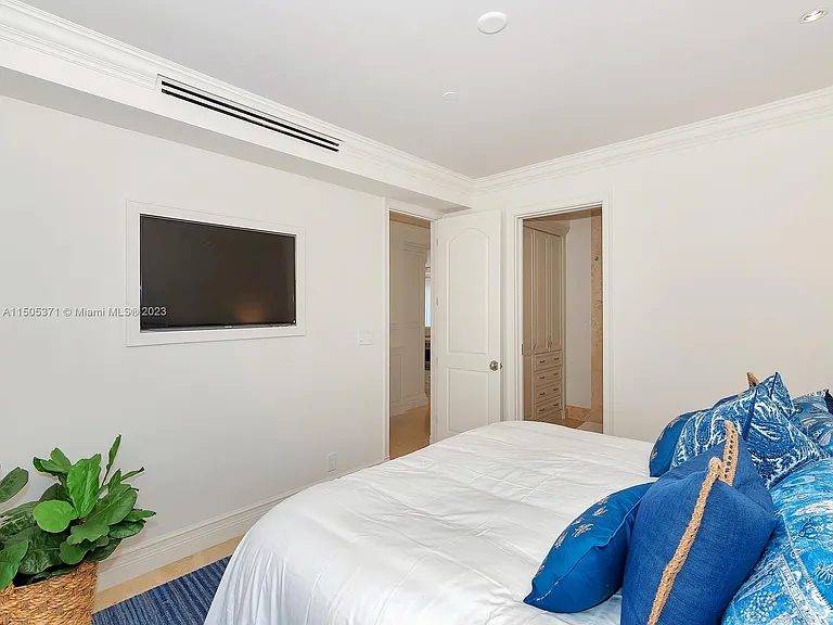 19251 Fisher Island Dr #19251 — Photo 45