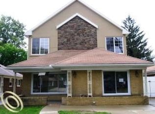5693 Hubbell St, Dearborn Heights, MI 48127