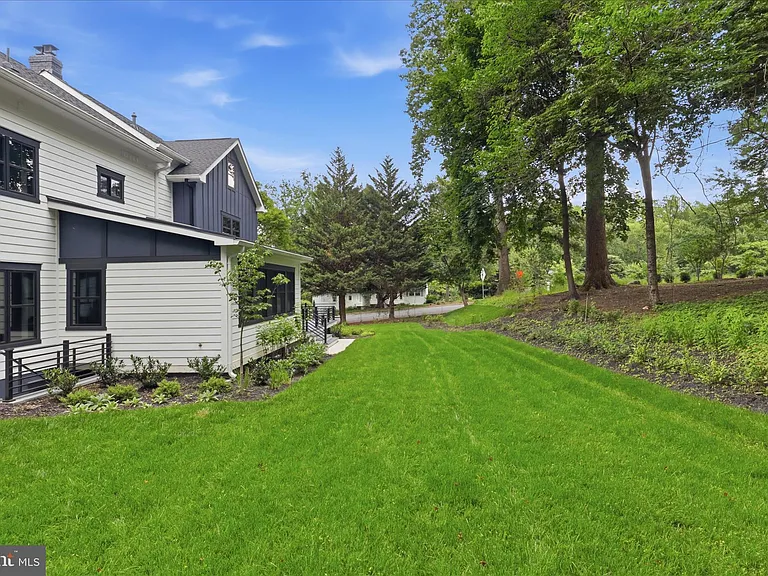 5921 Chesterbrook Rd — Photo 93