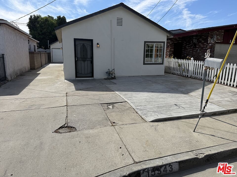 1st image of 15343 Pimenta Ave