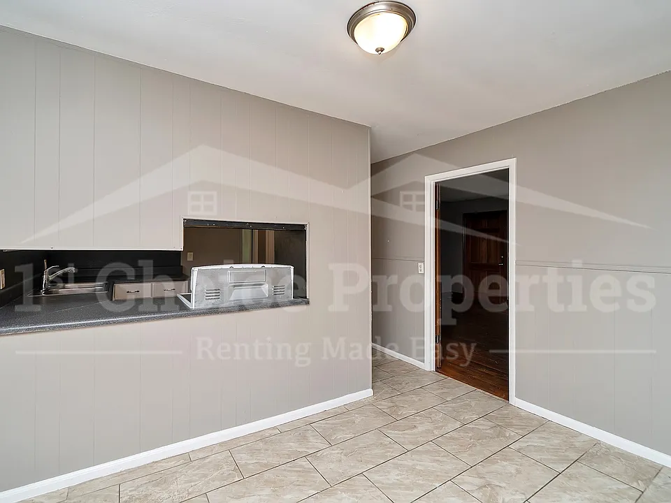 305 Rose Hill Rd