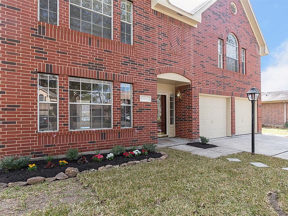 3rd image of 3826 Liles Ln