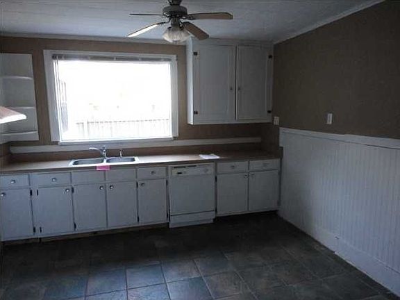 5th image of 3416 W Jackson St