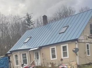 554 Elm St, Claremont, NH 03743