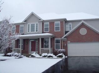 815 Preston Ln, Oswego, IL 60543