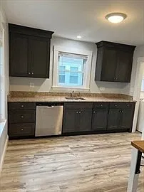2 bed, 1.0 bath, 1000 sqft, $2,600 — Photo 2