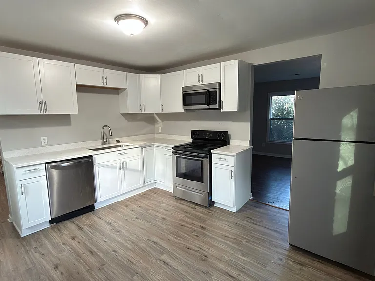 2900 Edsel Pl — Photo 5