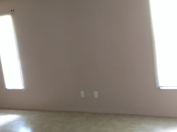 5th image of 218 SW 37th St
