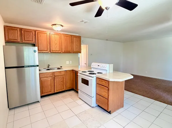 1439 E Saginaw Way #D, Fresno, CA 93704