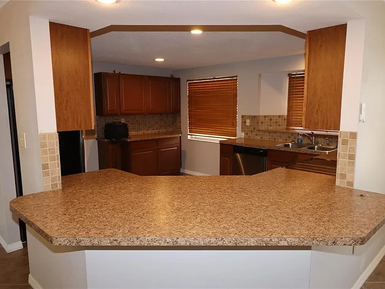 5182 Wilton Ct — Photo 4