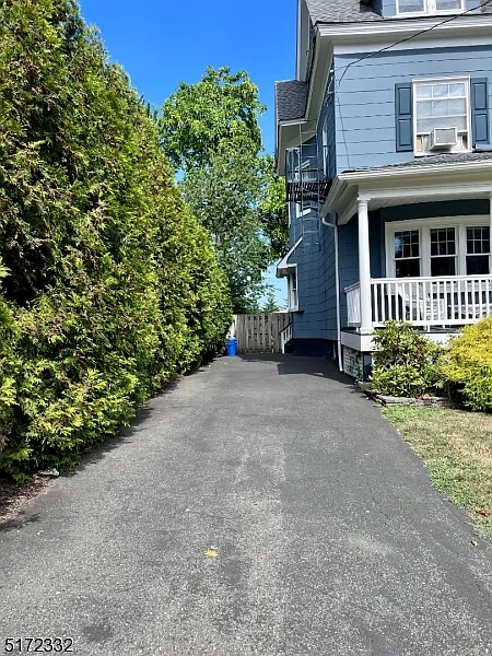 2 bed, 1.5 bath, $3,000 — Photo 2