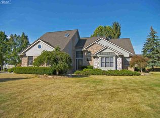 9289 Englishman Dr, Fenton, MI 48430