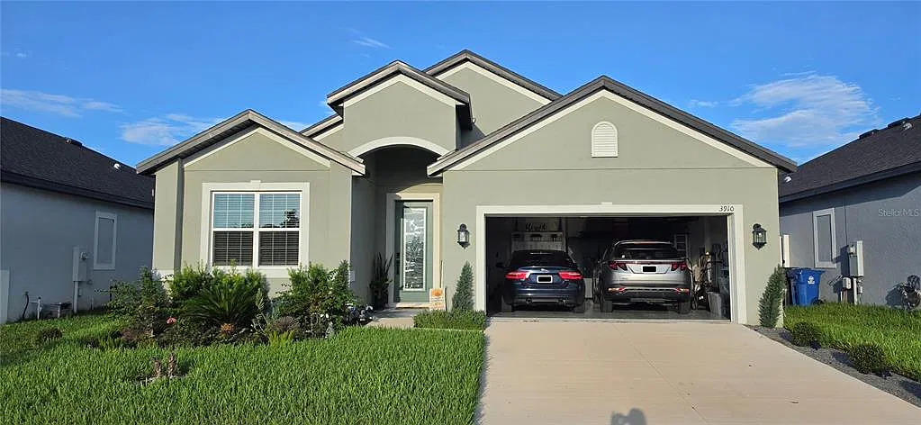 4 bed, 2.0 bath, 1850 sqft, $2,600 — Photo 2