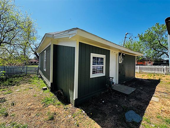 3rd image of 117 SW 26th St