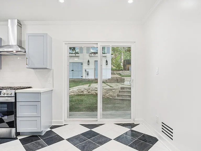 1205 Alta Vista Ave #A — Photo 8