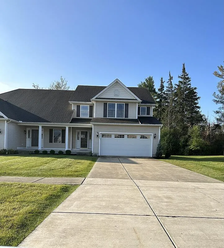 3 bed, 2.5 bath, 2164 sqft, $3,000 — Photo 1
