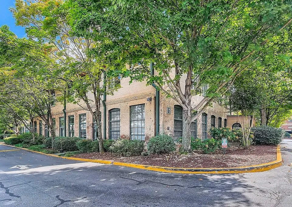 170 Boulevard SE #F101